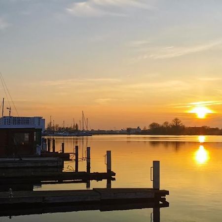 Hausboot Wilhelmshaven - Traum Unterkunft An Der Jade Екстер'єр фото